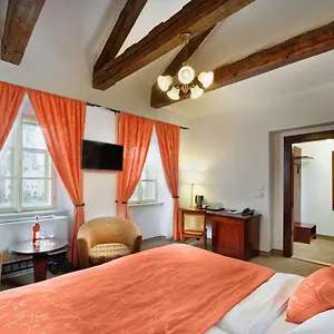 Lippert 4* Praag